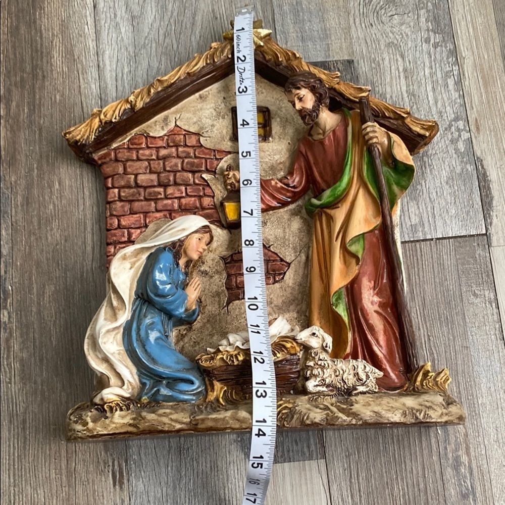 Traditional Nativity Scene with Blue and Brown Details - Picture 11 of 13